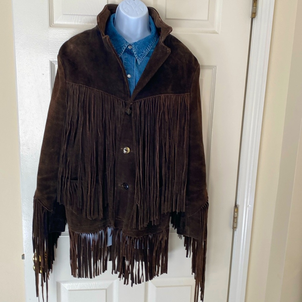 🎁🤠Excellent condition Leather fringe jacket. Vintage size 38. Made in Mexico.